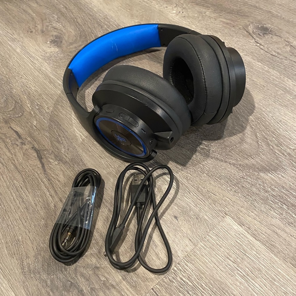 Flips Solo 2 Social Bluetooth headphones